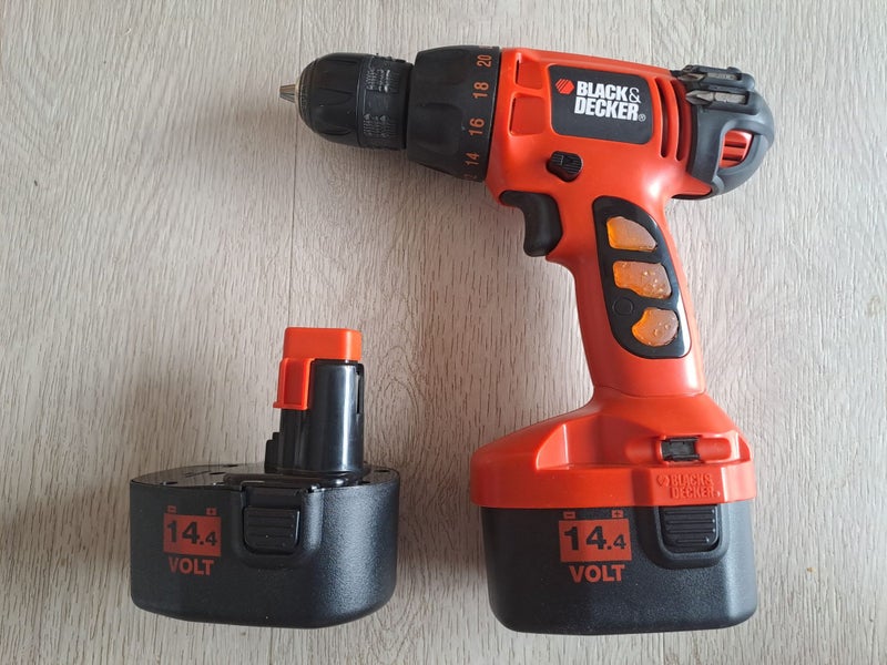 Black and Decker 14.4 volt Cordless drill Carousel 1