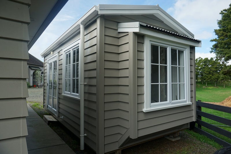 Cute Cottage Cabin/Sleepout Carousel 1