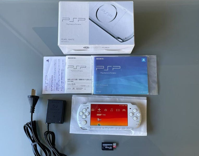 Boxed PSP3000 Pearl White 6.61PRO-C 32G In Original Pack Great Condition Carousel 2