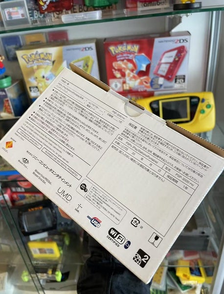 Boxed PSP3000 Pearl White 6.61PRO-C 32G In Original Pack Great Condition Carousel 15