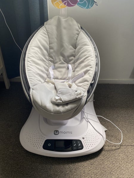 4Moms Momaroo swing + newborn insert Carousel 2