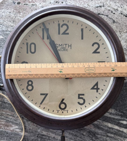 Vintage Smiths Sectric Bakelite Clock Carousel 8