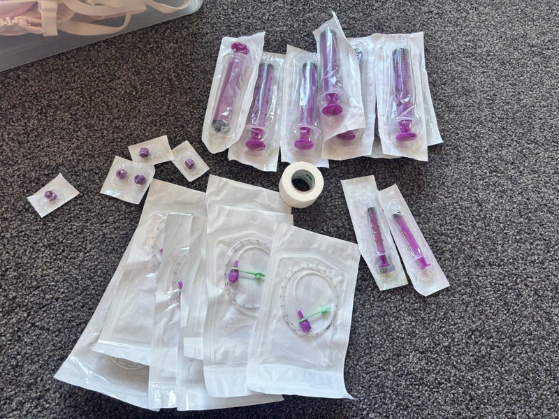breastfeeding essentials - nursing pads, syringe feeding gear and milk storage Carousel 6