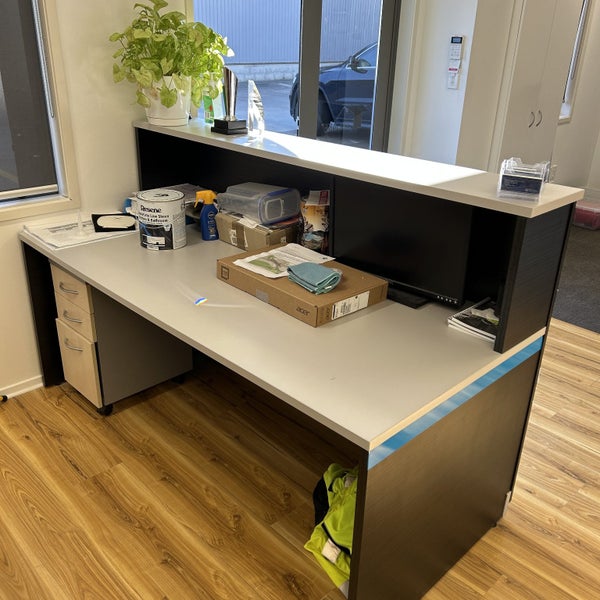 Reception Desk Carousel 3
