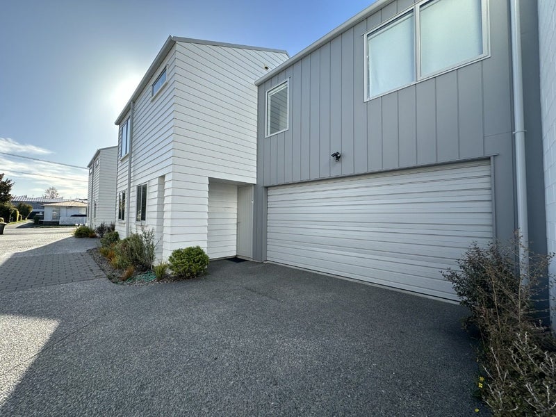 Image 1 of 20