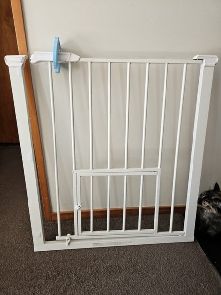Baby and Pet Safety Gate Carousel 1