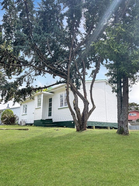 Image 1 of 7