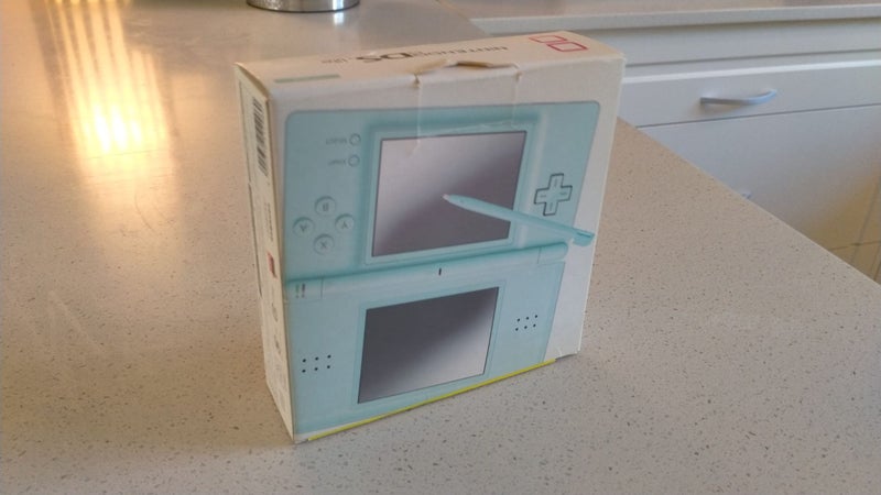 Light Blue DS Lite complete in box - near mint - Ping & Afterpay! Carousel 13