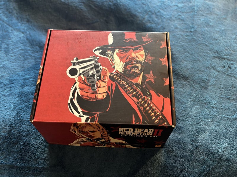 Red Dead Redemption 2 Collector's Edition Box with xbox game Carousel 1