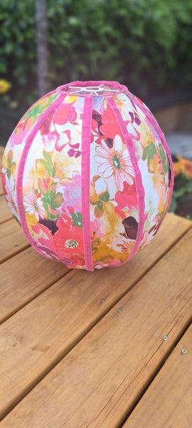 Globe pendant lampshade Carousel 1