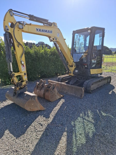 3.5 Ton Yanmar - 6 2017 Carousel 1