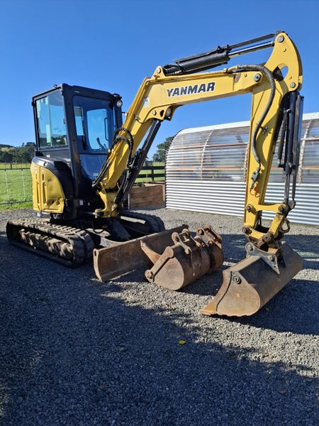 3.5 Ton Yanmar - 6 2017 Carousel 2