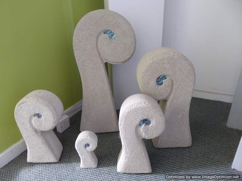 Koru 430mm high Carousel 1