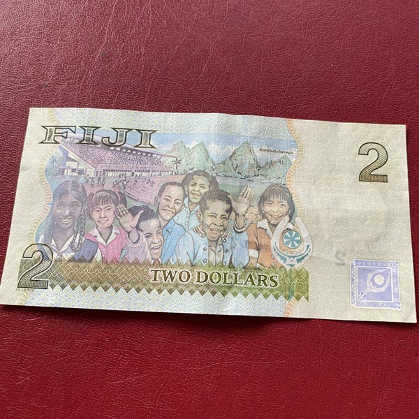 Banknote of Fiji Carousel 2