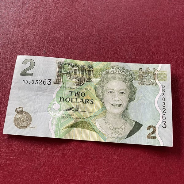 Banknote of Fiji Carousel 1