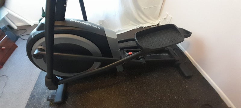 Cross Trainer / Elliptical - Nordic Track C 5.562863239329665114