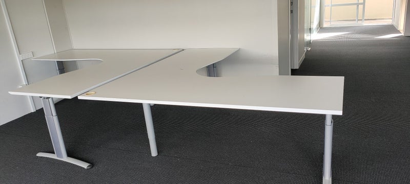 Large elegant office corner computer table Carousel 1