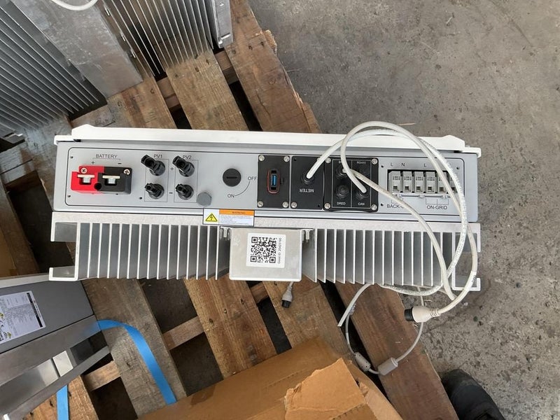 Goodwe GW5048D-ES Hybrid Inverter Carousel 5