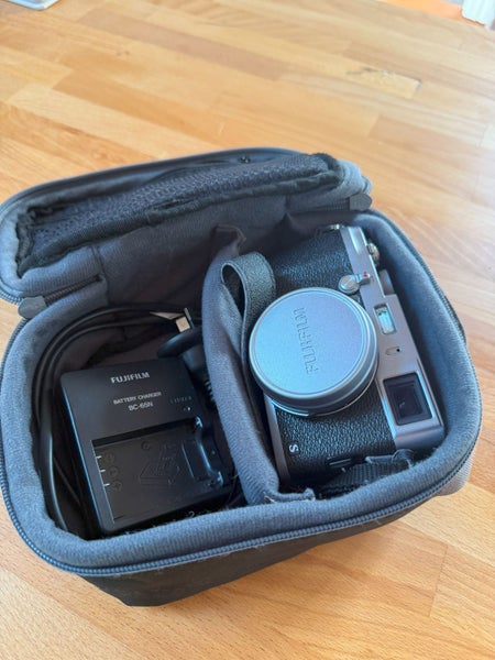 Fuji X100 S plus wcl-x100 wide conversion lens and tcl-x100 tele conversion lens Carousel 11