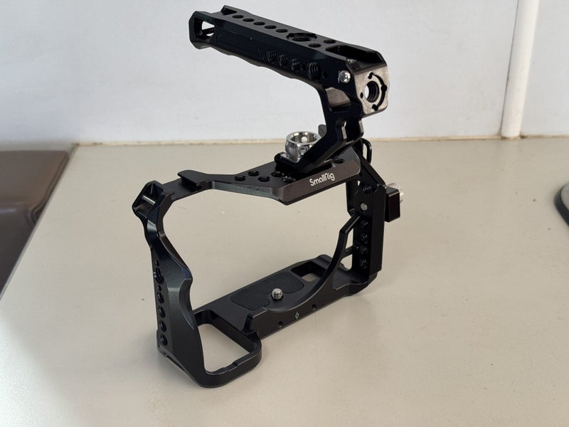SmallRig Original Camera Cage Sony A7SIII with Top Handle Carousel 1