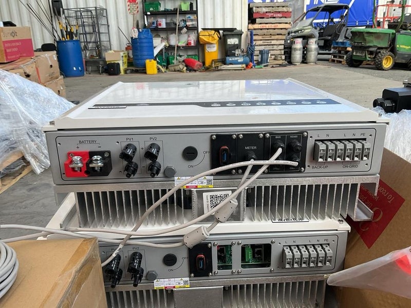 Goodwe GW5048D-ES Hybrid Inverter Carousel 2