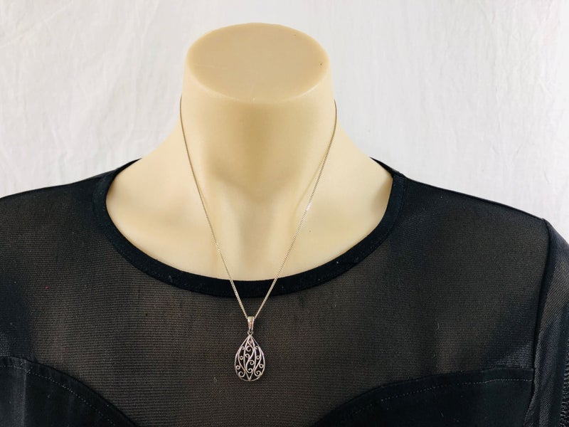 Beautiful 9256 Silver Chain with Teardrop Filigree Pendant (20729) Carousel 1
