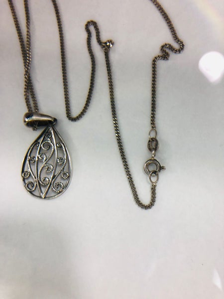 Beautiful 9256 Silver Chain with Teardrop Filigree Pendant (20729) Carousel 4