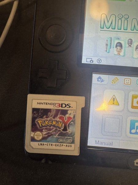 Nintendo 2DS + Pokemon Y Carousel 3