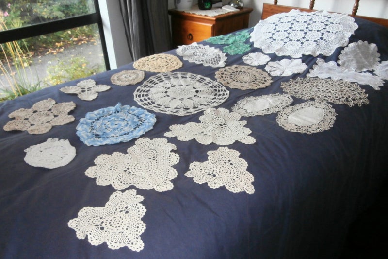 TWENTY-FIVE assorted Vintage Doilies and Small Hand-made Cloths Carousel 1