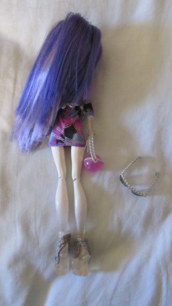 Monster High Spectra Vondergeist Doll with Maul Session Fashion Pack Carousel 2