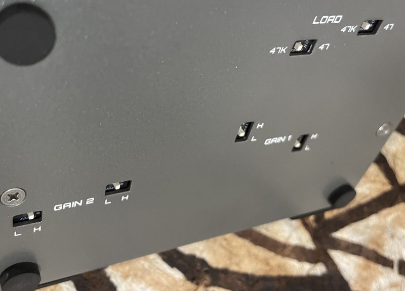 SCHIIT Mani MM/ MC phono preamp (the OG Mk.1 version) complete w/ Schiit AC plug Carousel 6