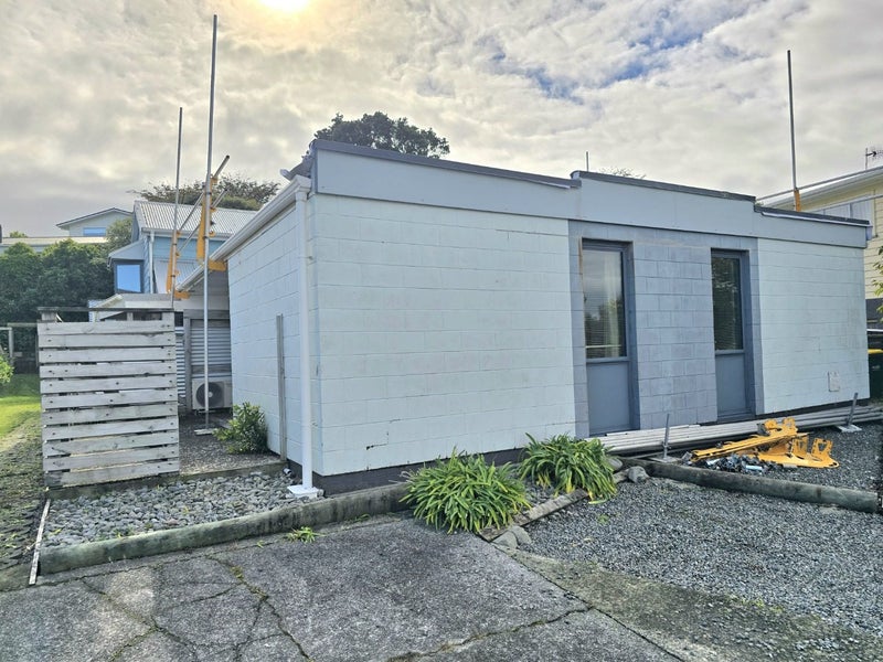 Image 1 of 8