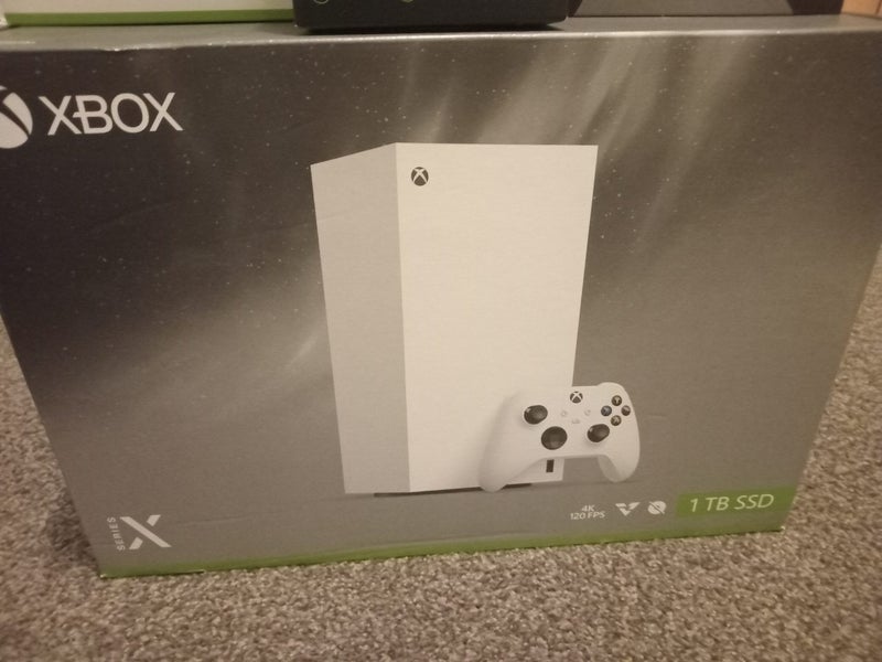 Xbox X-Series (1TB) Console Package Carousel 2