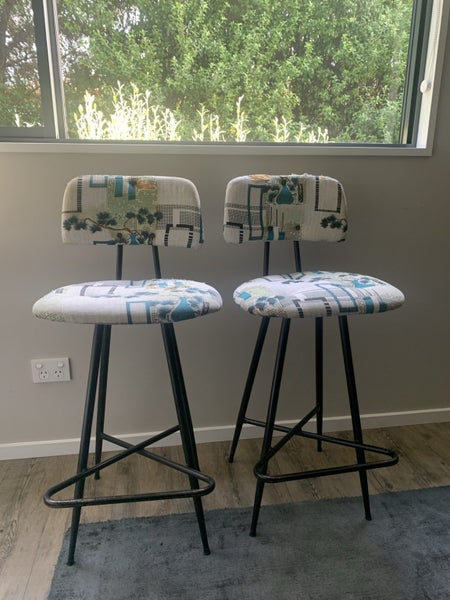 Midcentury Metal Barstools Carousel 1