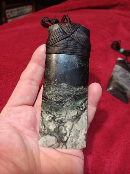 Xl beutifull pounamu toki Carousel 1