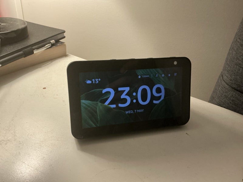 Amazon Alexa Echo Show 5 Carousel 1