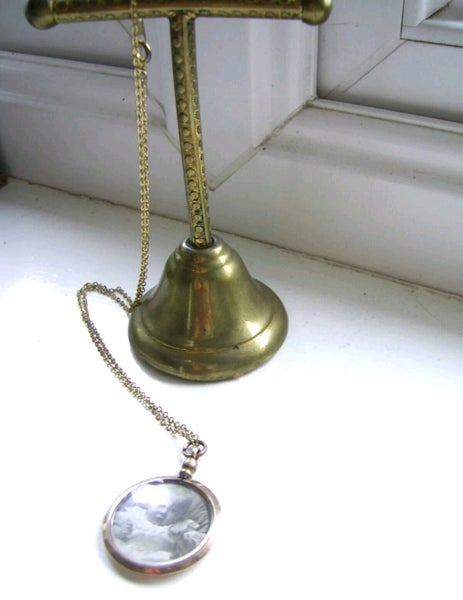 PARDON ME?a $1RES!! ANTIQUE VICTORIAN ROLLED GOLD PHOTO LOCKET on VINTAGE CHAIN Carousel 2