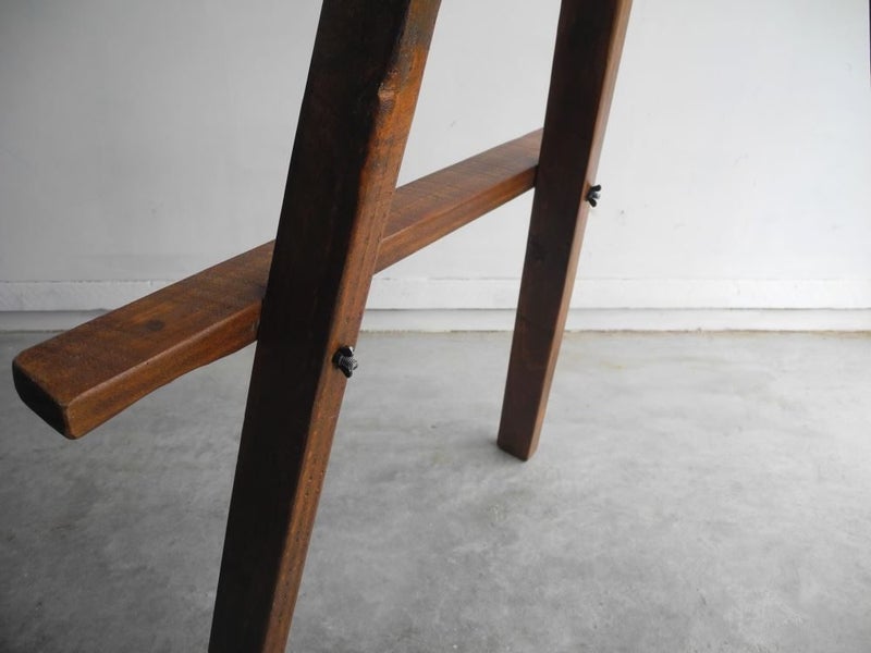 Wooden Display Easel 1M Carousel 4