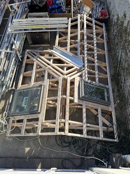 Roof framing Carousel 1