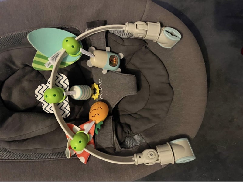 Nuna Leaf Grow Carousel 1