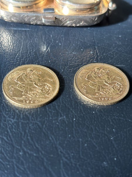 Gold sovereign case holder and sovereigns Carousel 5