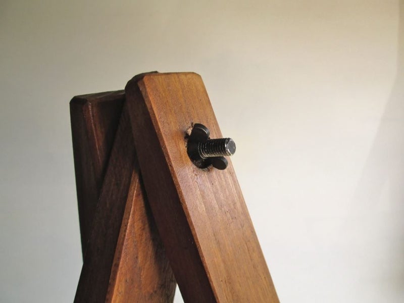 Wooden Display Easel - 1.4M Carousel 2
