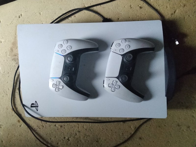 PS5 Digital edition 500GB Carousel 1