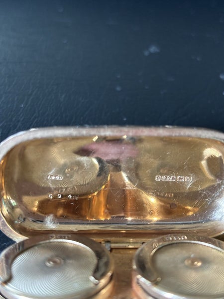 Gold sovereign case holder and sovereigns Carousel 9