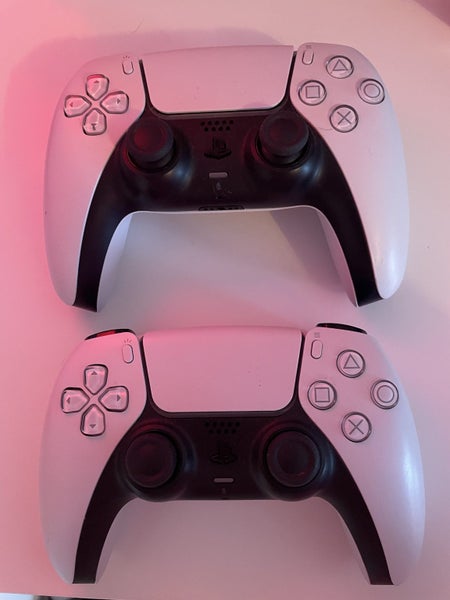 PS5 dualsense controllers Carousel 1