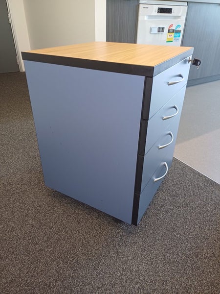 4 drawer office mobile, with lockable draw Carousel 1
