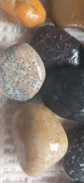 2.9 kg stones for rock tumblers. Lot 1 Carousel 1