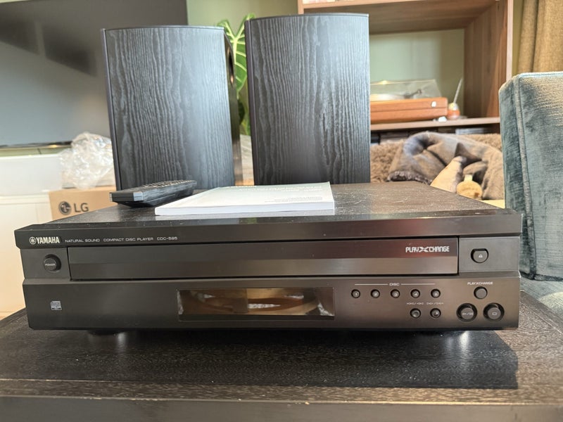 Yamaha CDC 585 CD carousel Carousel 1