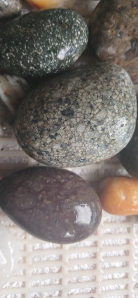 2.9 kg stones for rock tumblers. Lot 1 Carousel 11