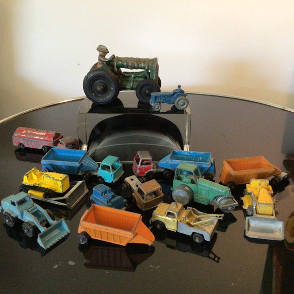 Selection of Fun Ho Models x 14 Carousel 1